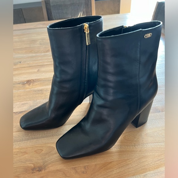 Michael Kors boots - Picture 2 of 10